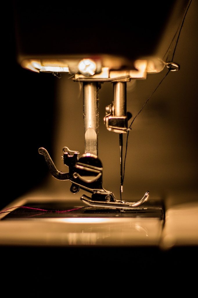 macro, sewing machine, tool-3985602.jpg